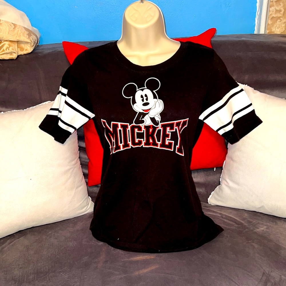 Mickey Mouse black tshirt M